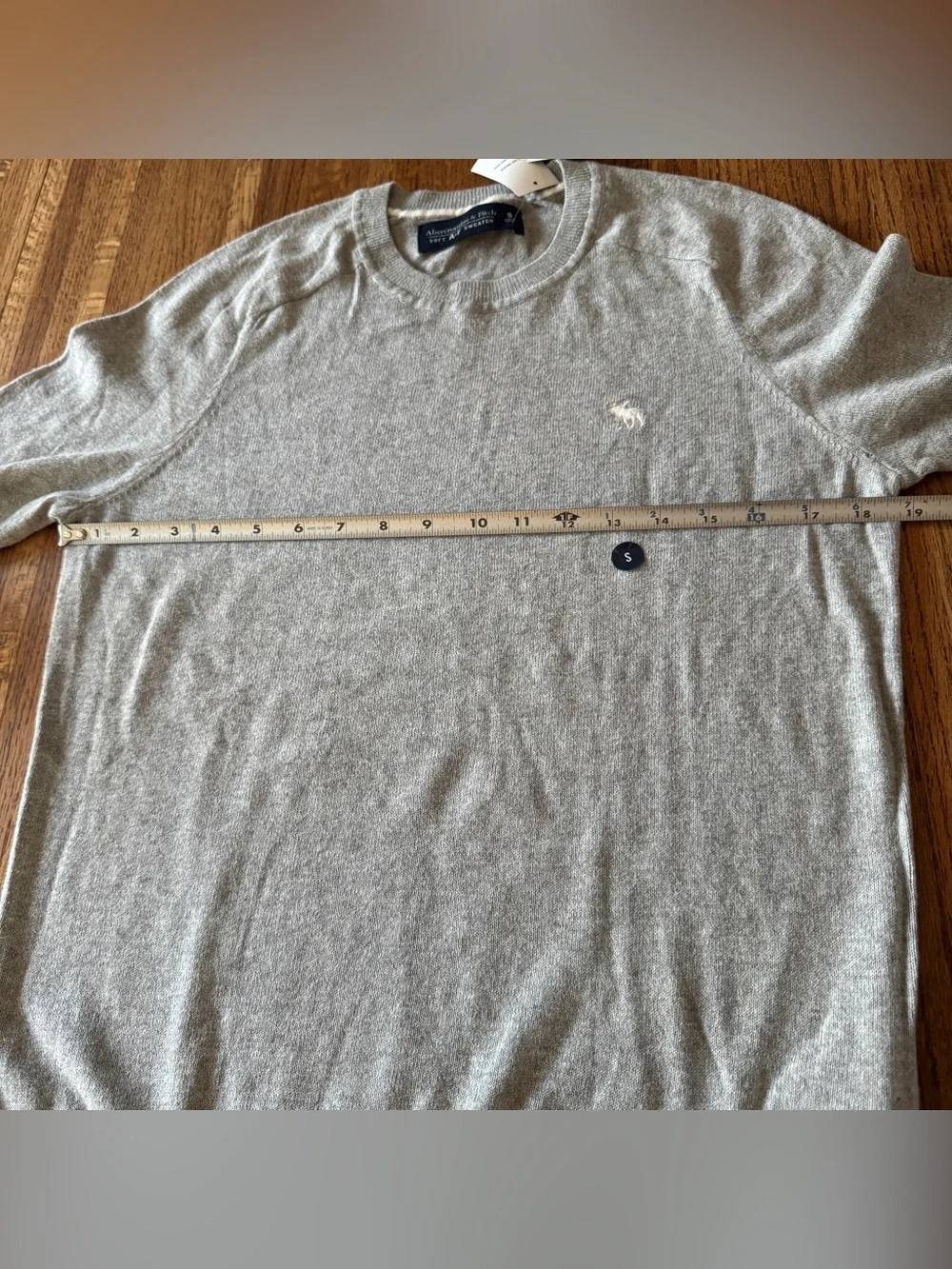 NWT Abercrombie & Fitch Soft A&F Light Grey Moose Crewneck Sweater Size Small